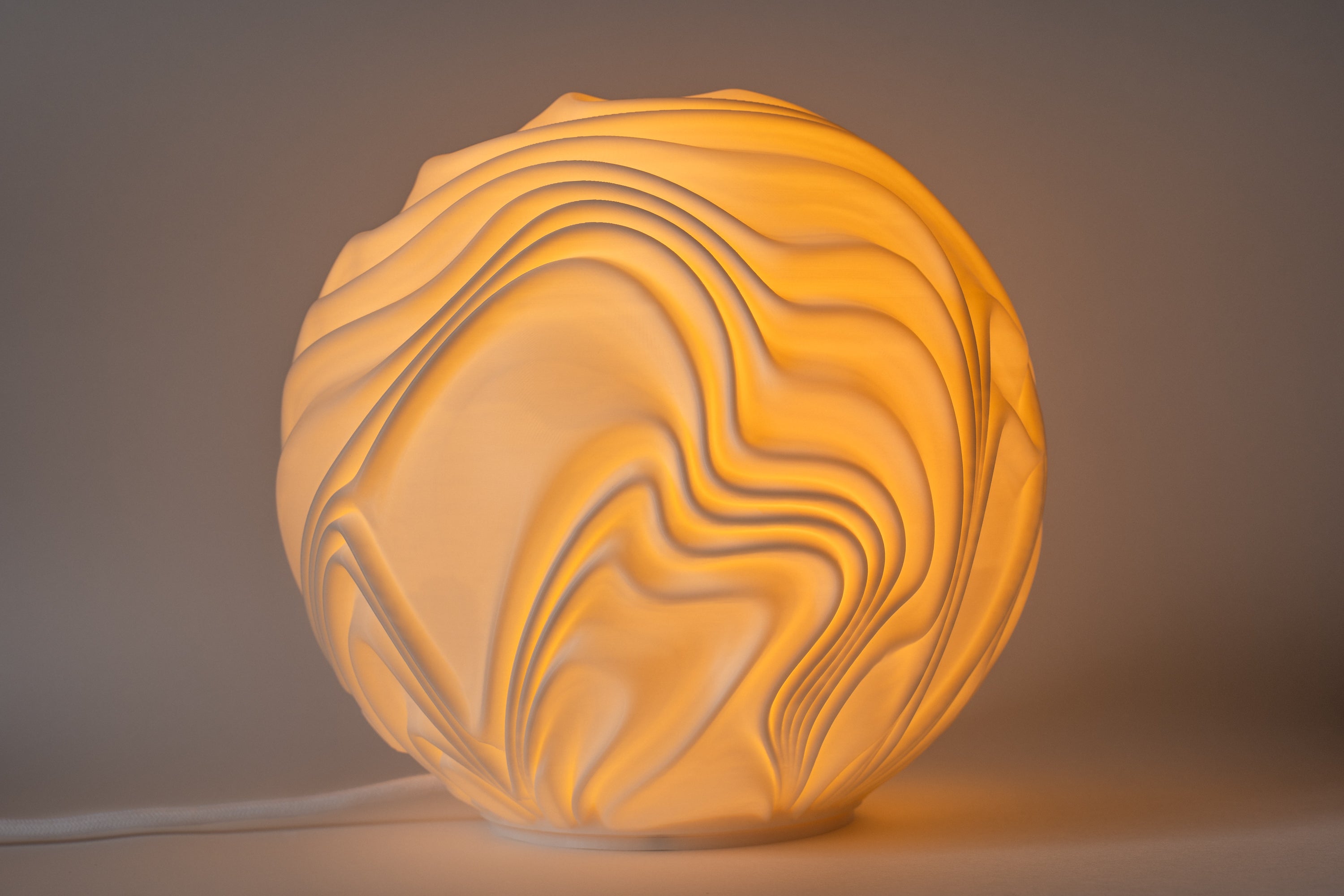 Fliessende Skulptur Lampe