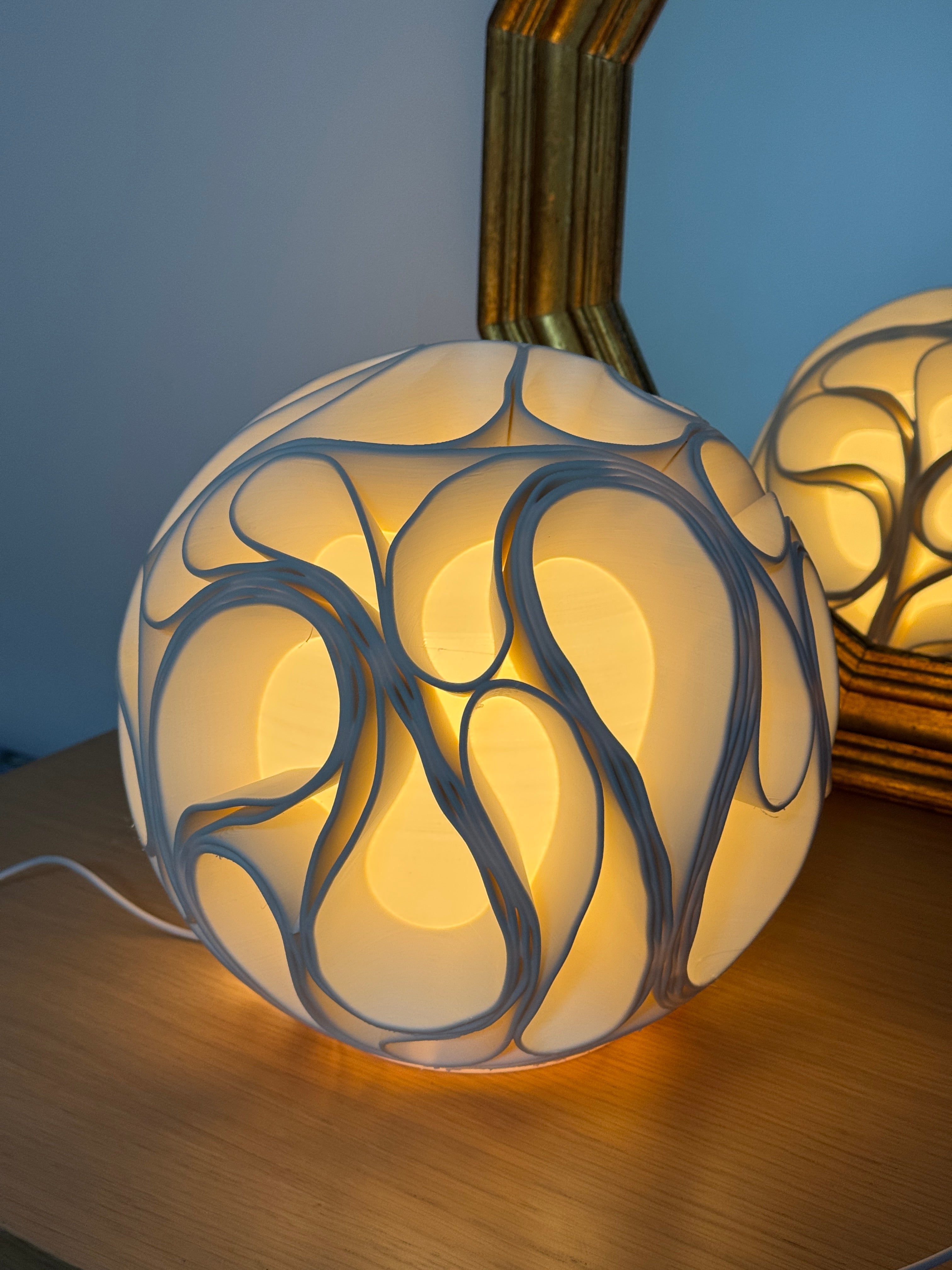 Schwerkraft Skulptur Lampe